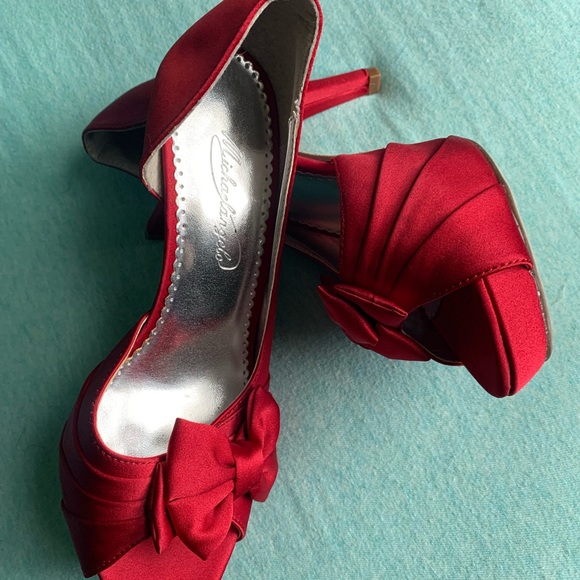 Michaelangelo Maribelle Red 4 inch heels size 6.5 - Picture 4 of 9